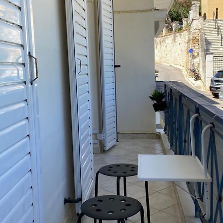 Irinis Apartment In Kalamata Exterior photo