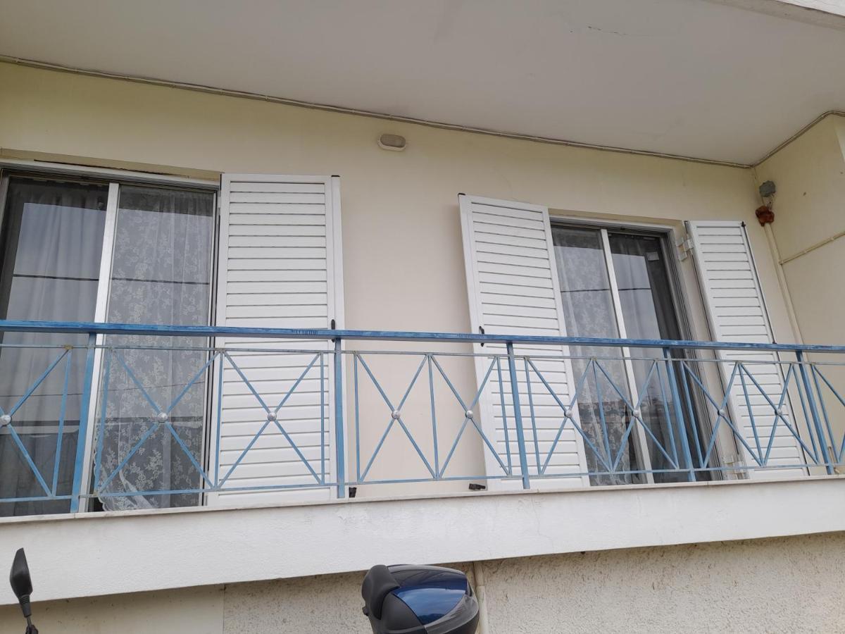 Irinis Apartment In Kalamata Exterior photo