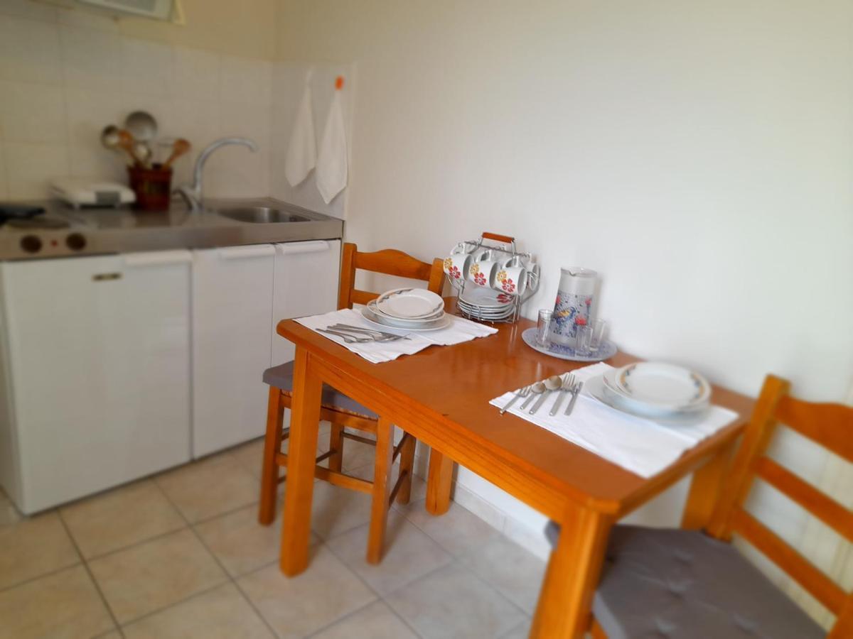 Irinis Apartment In Kalamata Exterior photo